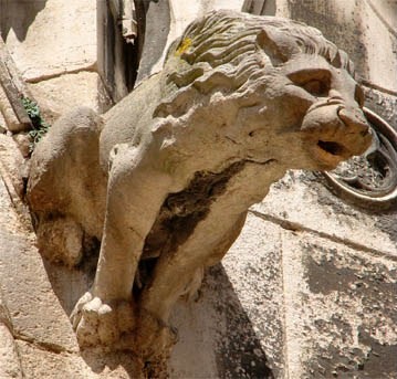 Системы водоотведения в средние века и в эпоху Ренессанса на фасаде зданий